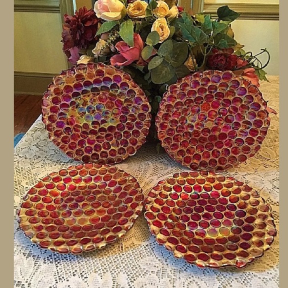 4 Unique Honeycomb Red/Gold Dessert Party Plates